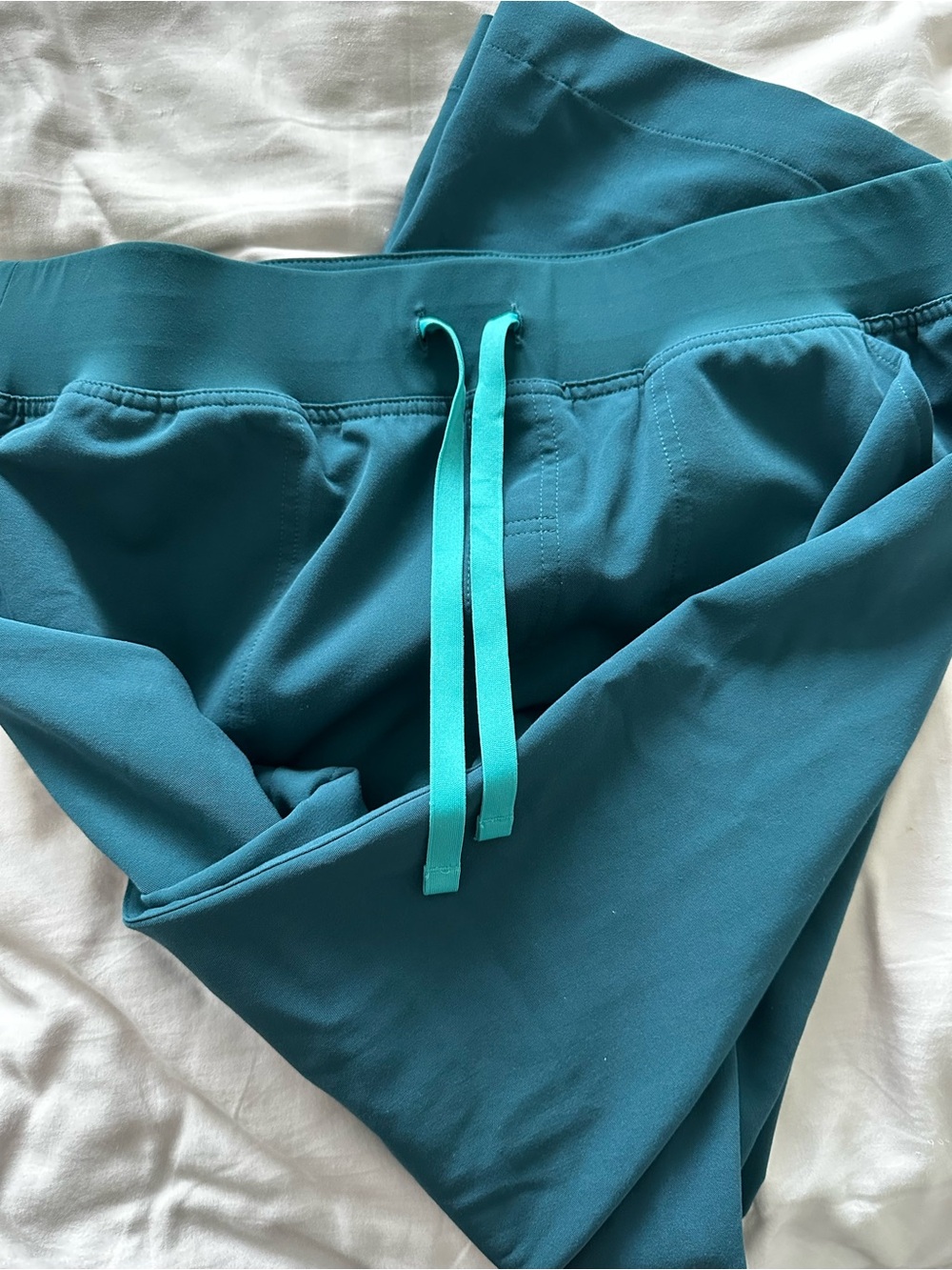 FIGS Isabel High Waisted Wide Leg Scrub Pants - Caribbean Blue (XL Petite)